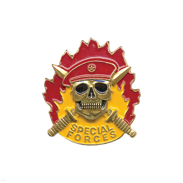 Значок мет. Special forces (череп в красн. берете) лат. на пимсе