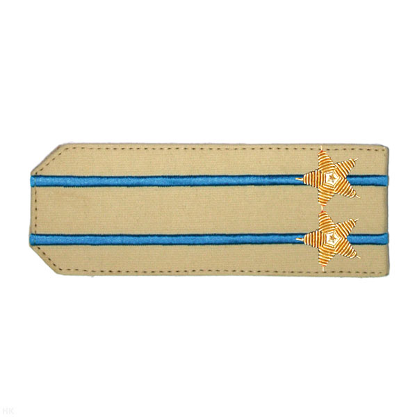 Погоны из рубаш. ткани крем. с вышит. 2 голуб. просв., вышит. канителью (подполковник)